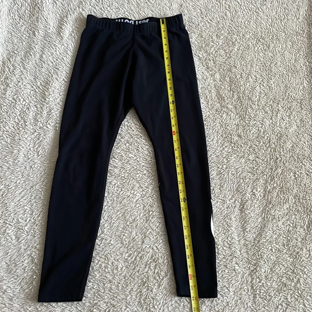Nike Sportswear Essential High Rise Leggings - Picture 6 of 10
